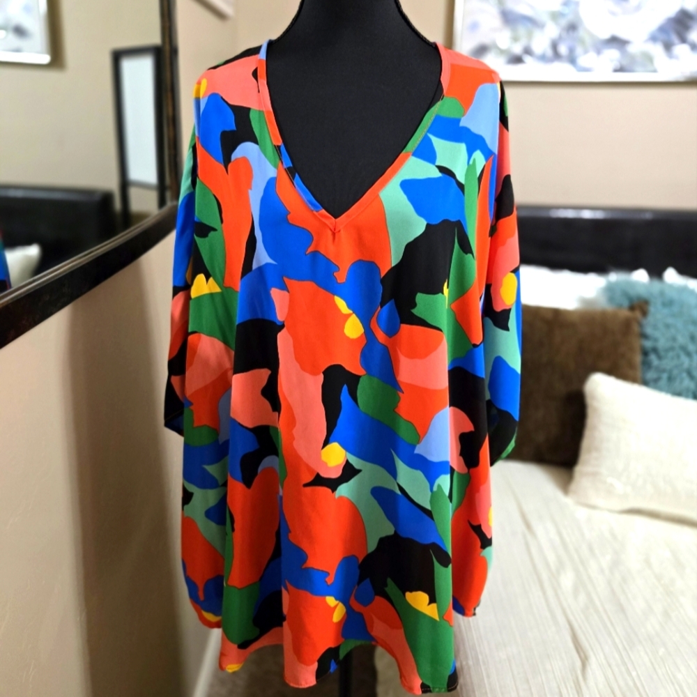 Vibrant Multicolor V-Neck Women's Flowy Tunic. Size L